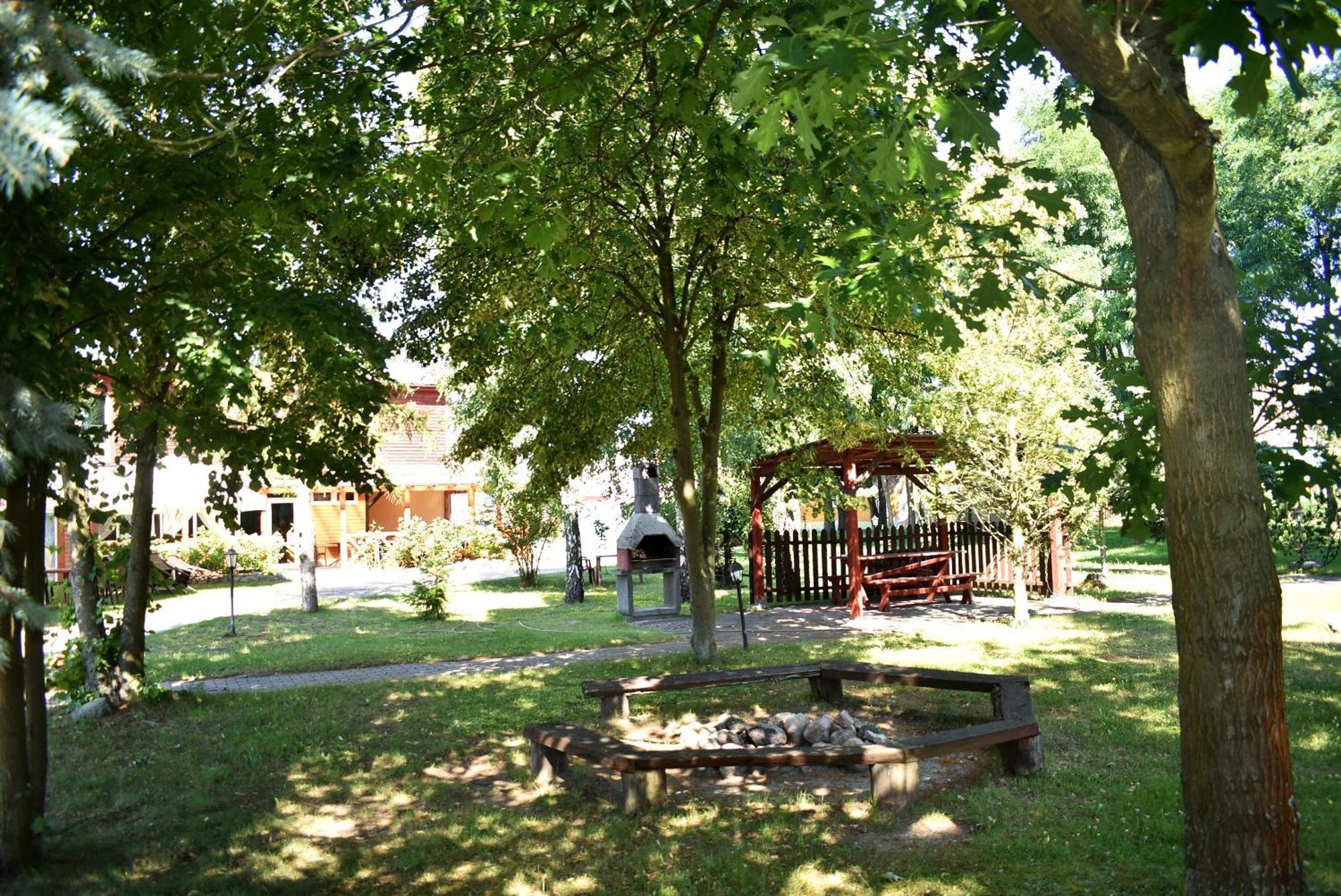 Center Angelos Bronków 外观 照片